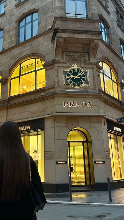 prada frankfurt termin